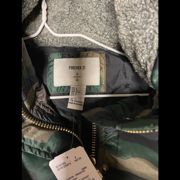 Camo bomber forever21 - Picture 2 of 3